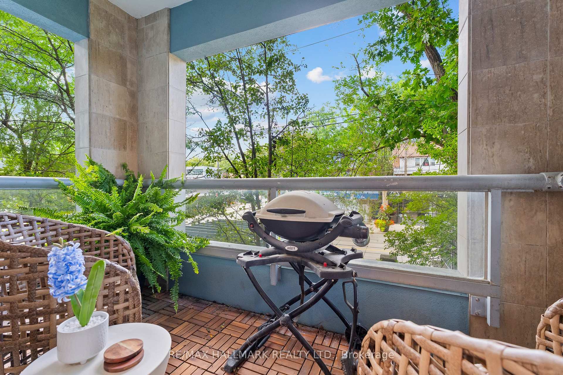 2365 Queen Street E 201, Toronto Unit: 201