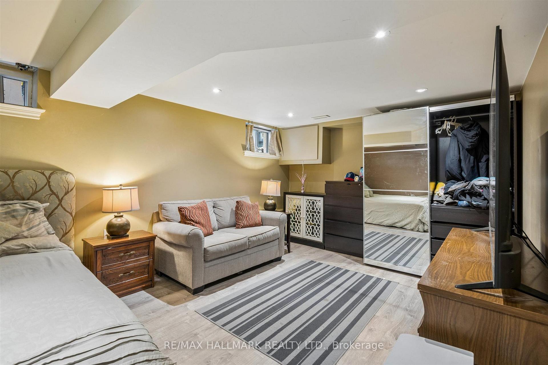 9 Savoy Avenue, Toronto