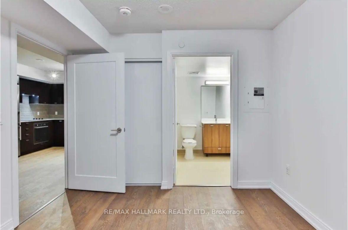275 Village Green Square 1825, Toronto Unit: 1825