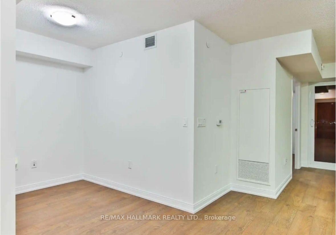 275 Village Green Square 1825, Toronto Unit: 1825