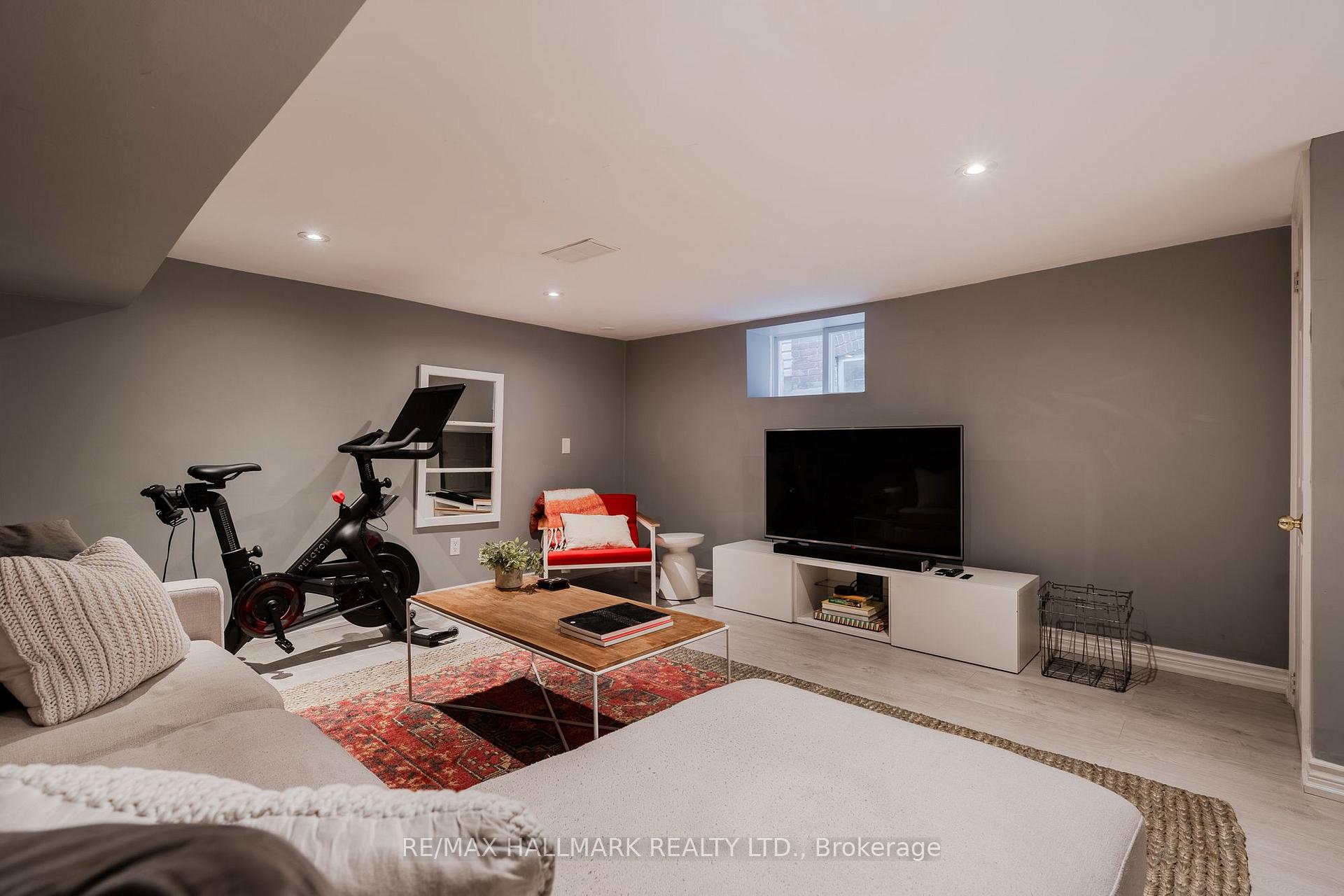 9 Prust Avenue, Toronto