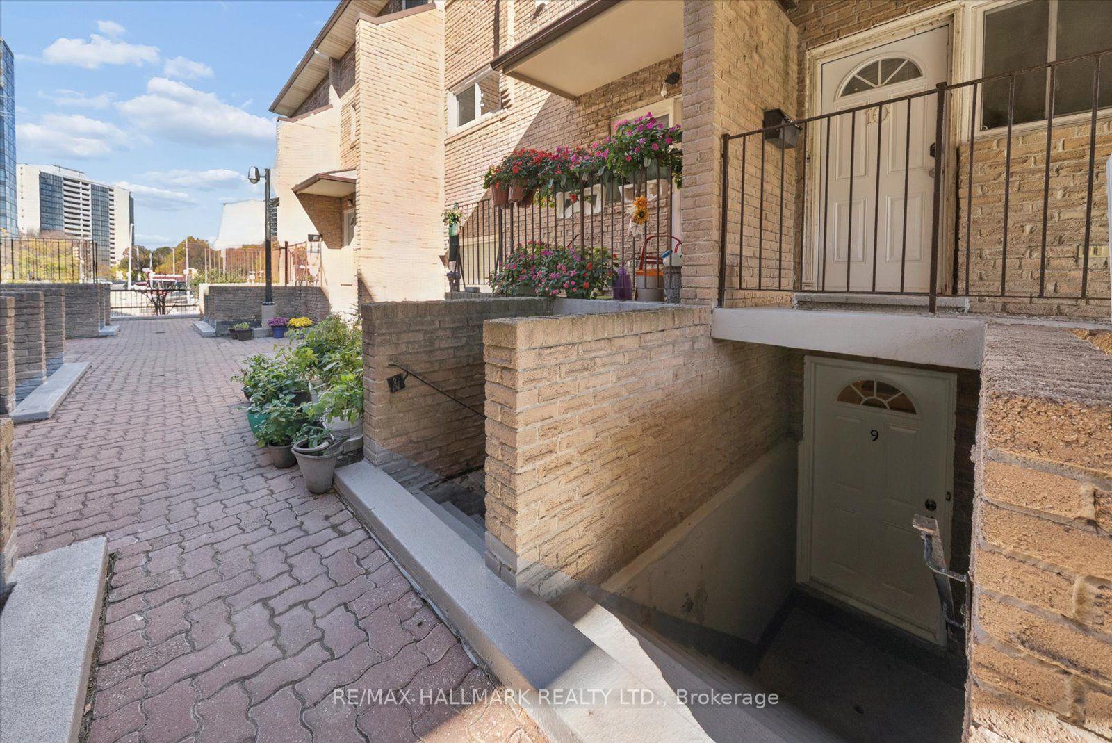 91 Muir Drive 9, Toronto Unit: 9