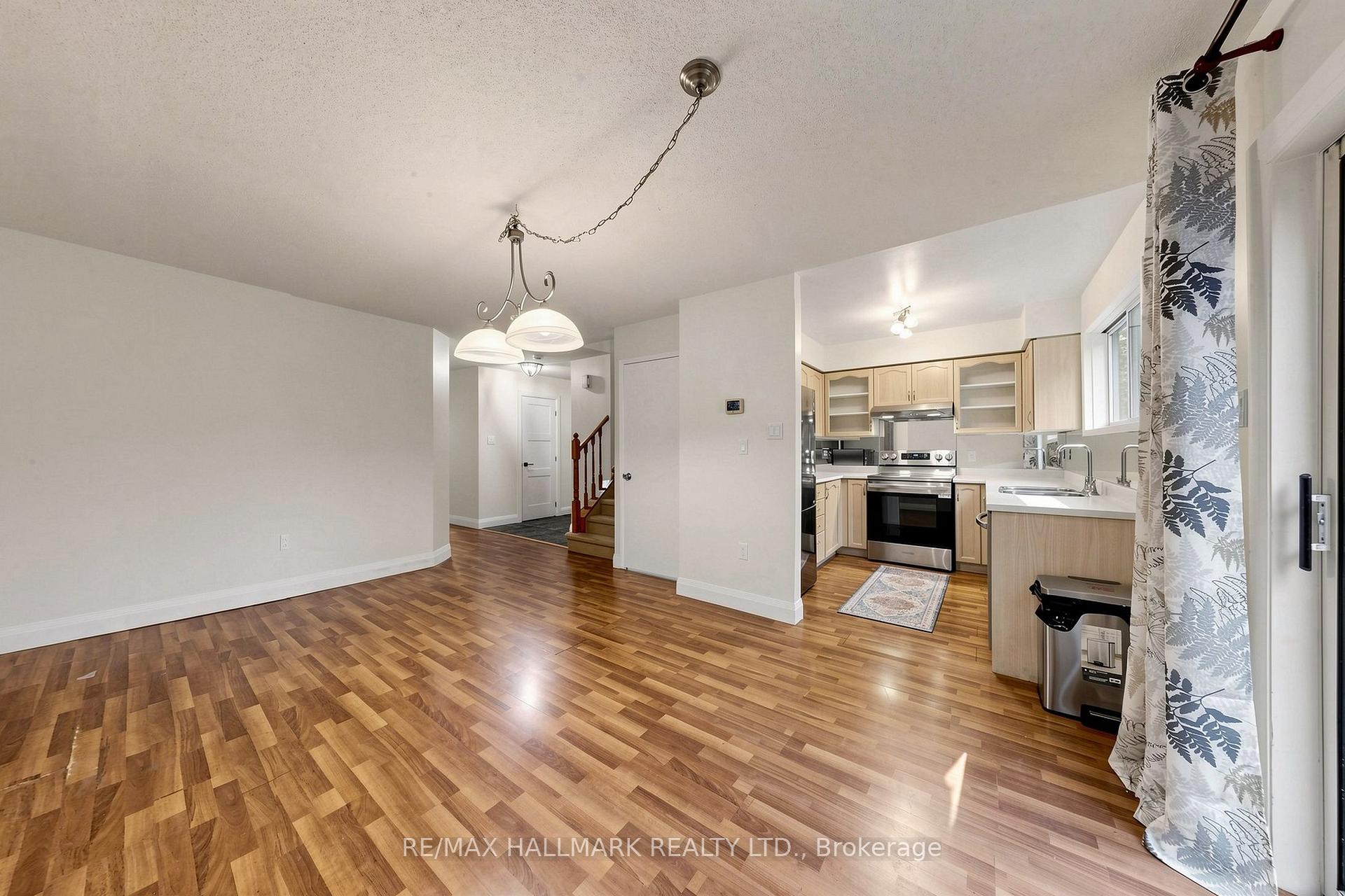 351 Riddell Court 1