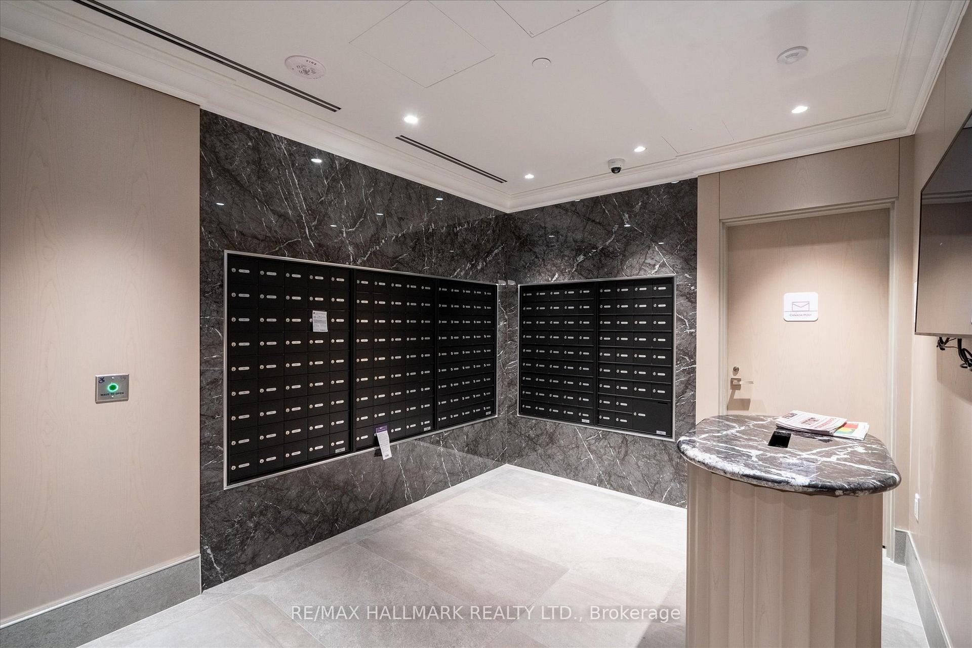 259 The Kingsway TH 6 Suite 122, Toronto Unit: TH 6 Suite 122