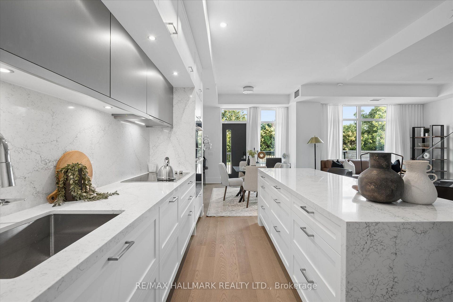 259 The Kingsway TH 6 Suite 122, Toronto Unit: TH 6 Suite 122