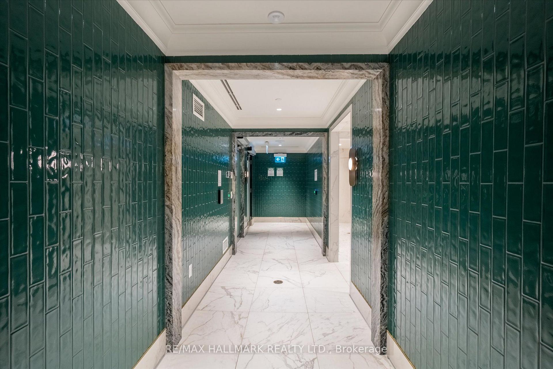 259 The Kingsway TH 6 Suite 122, Toronto Unit: TH 6 Suite 122