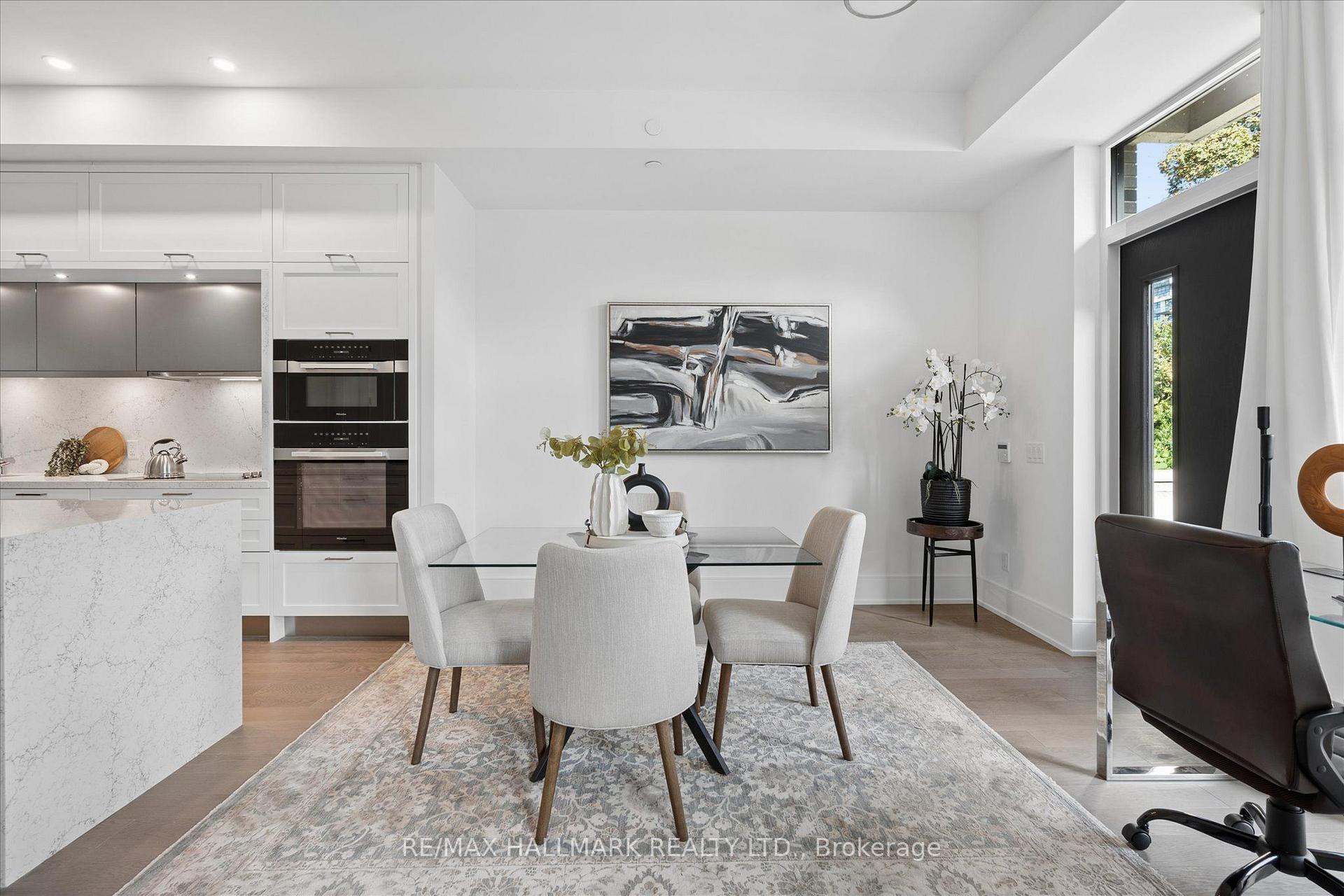 259 The Kingsway TH 6 Suite 122, Toronto Unit: TH 6 Suite 122