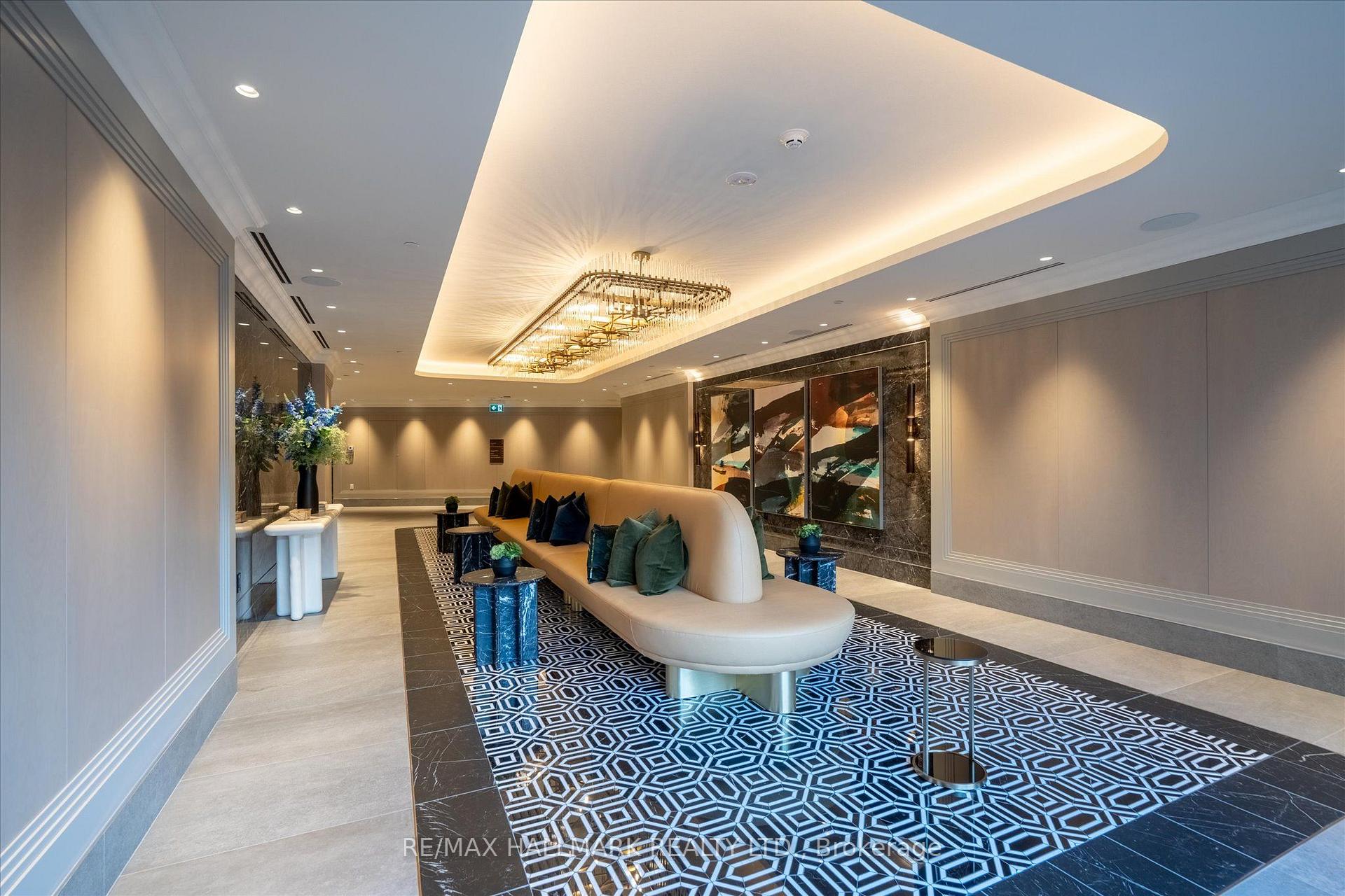 259 The Kingsway TH 6 Suite 122, Toronto Unit: TH 6 Suite 122