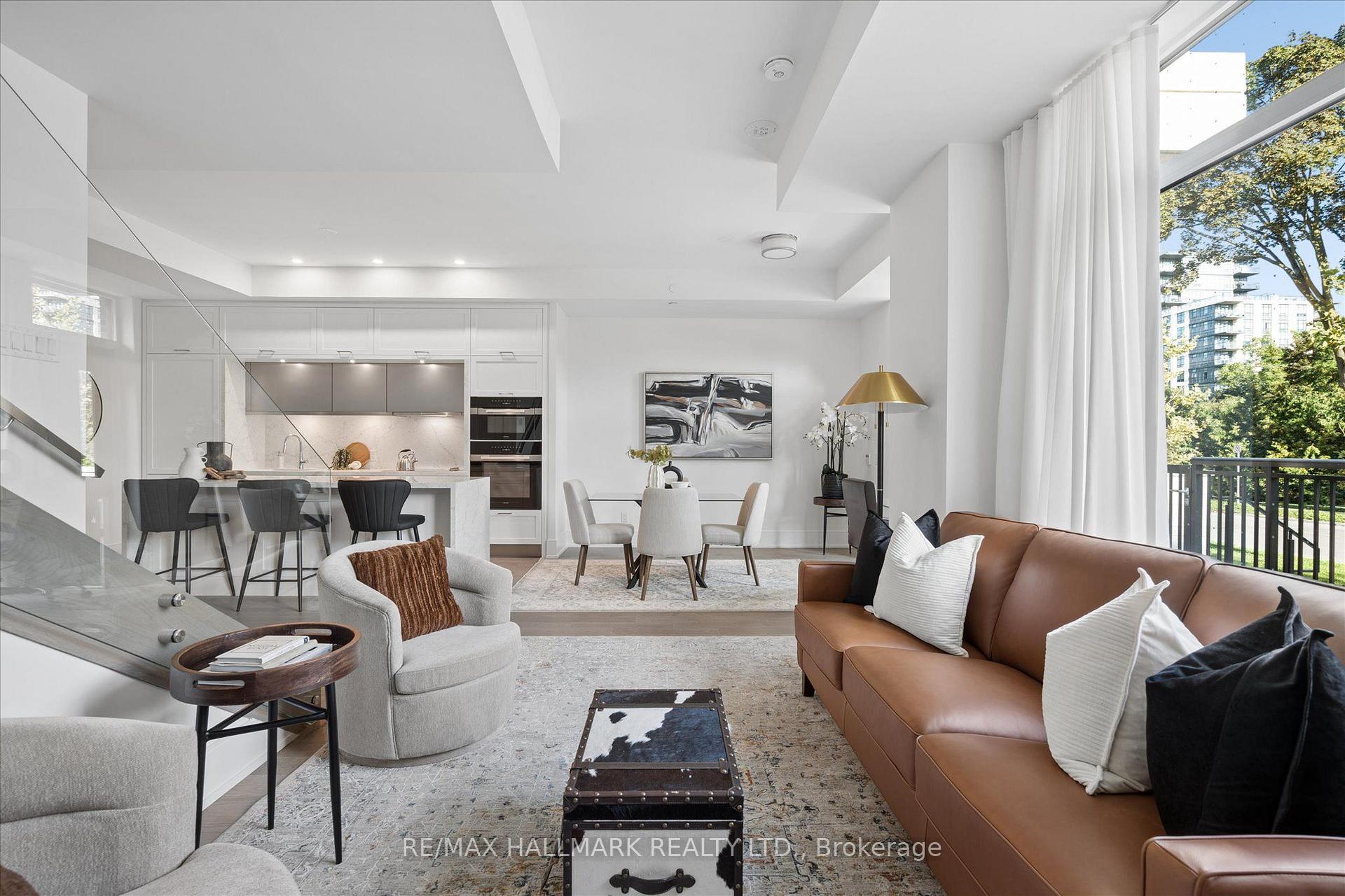 259 The Kingsway TH 6 Suite 122, Toronto Unit: TH 6 Suite 122