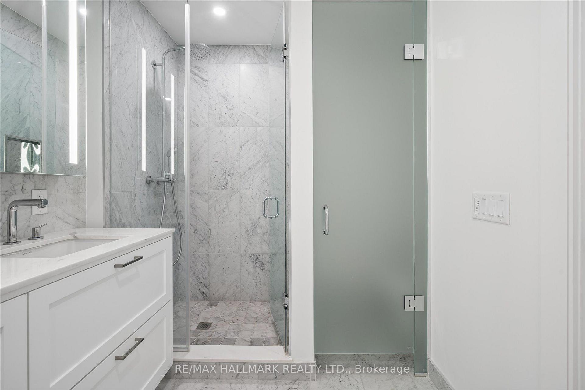 259 The Kingsway TH 6 Suite 122, Toronto Unit: TH 6 Suite 122