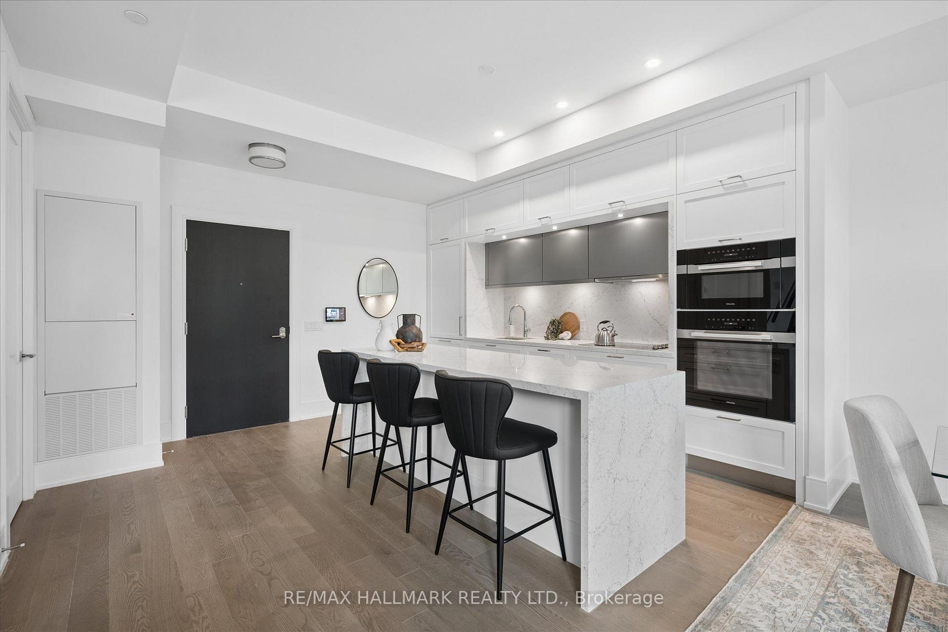 259 The Kingsway TH 6 Suite 122, Toronto Unit: TH 6 Suite 122