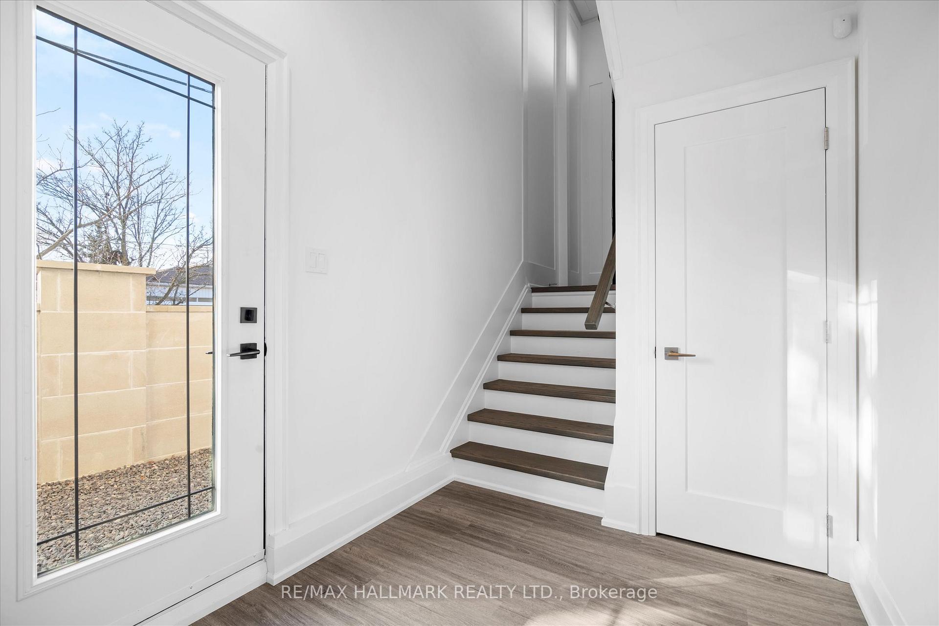 27 Antonio Court 1B, Toronto Unit: 1B