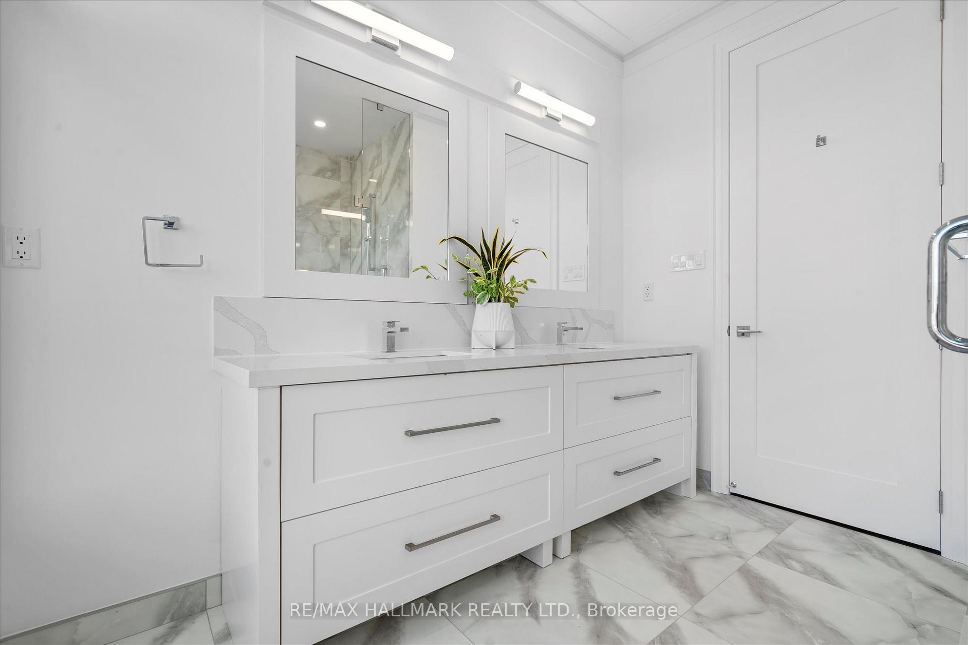 27 Antonio Court 1B, Toronto Unit: 1B
