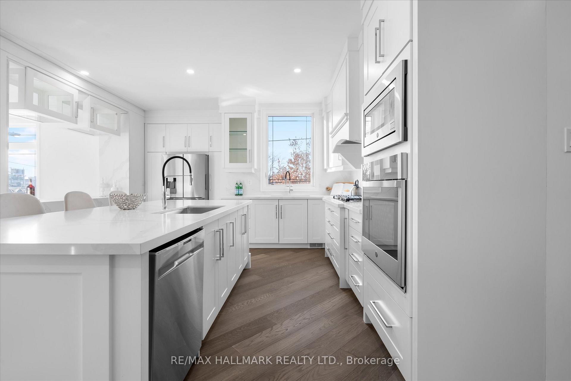 27 Antonio Court 1B, Toronto Unit: 1B