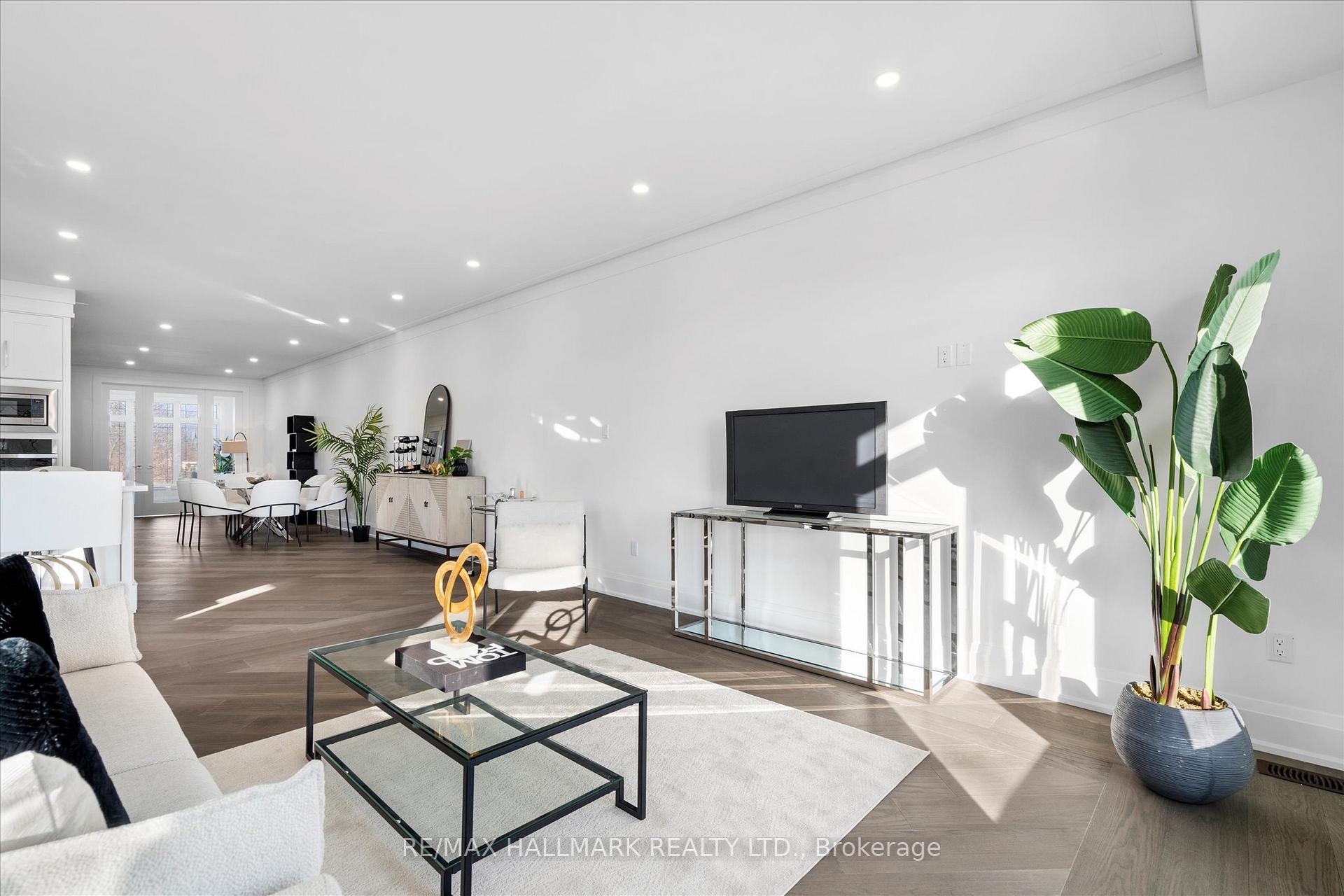 27 Antonio Court 1B, Toronto Unit: 1B
