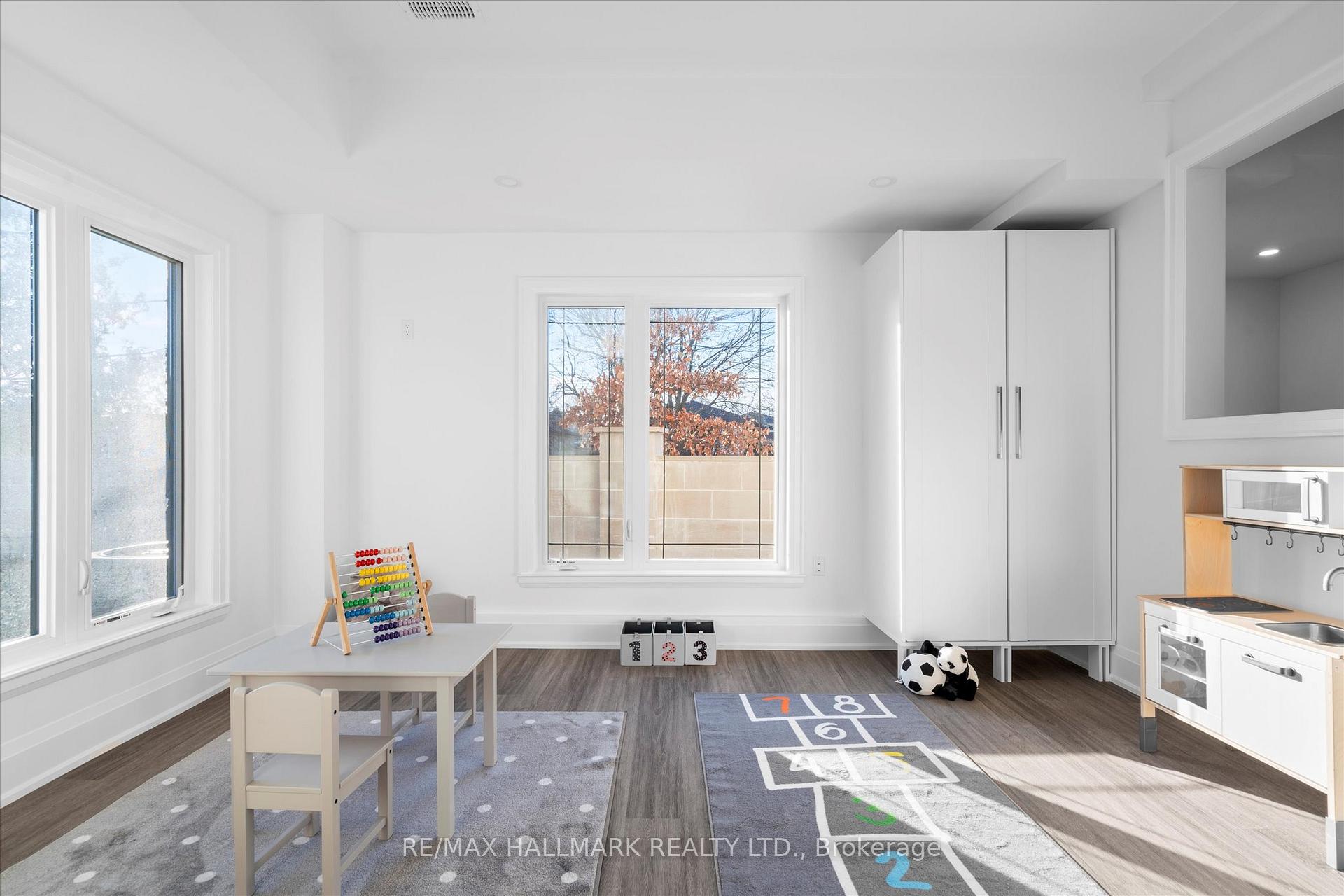 27 Antonio Court 1B, Toronto Unit: 1B