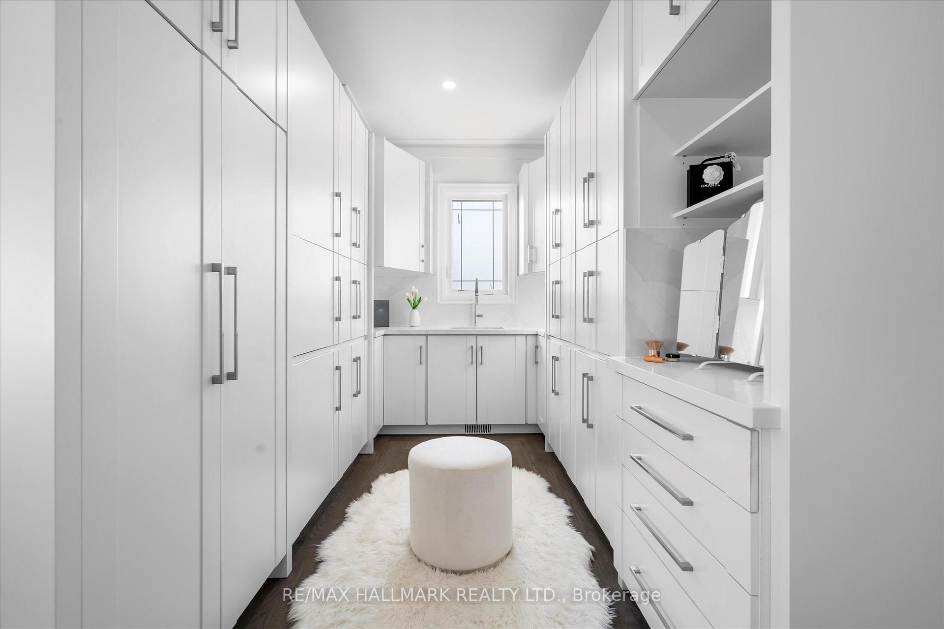 27 Antonio Court 1B, Toronto Unit: 1B