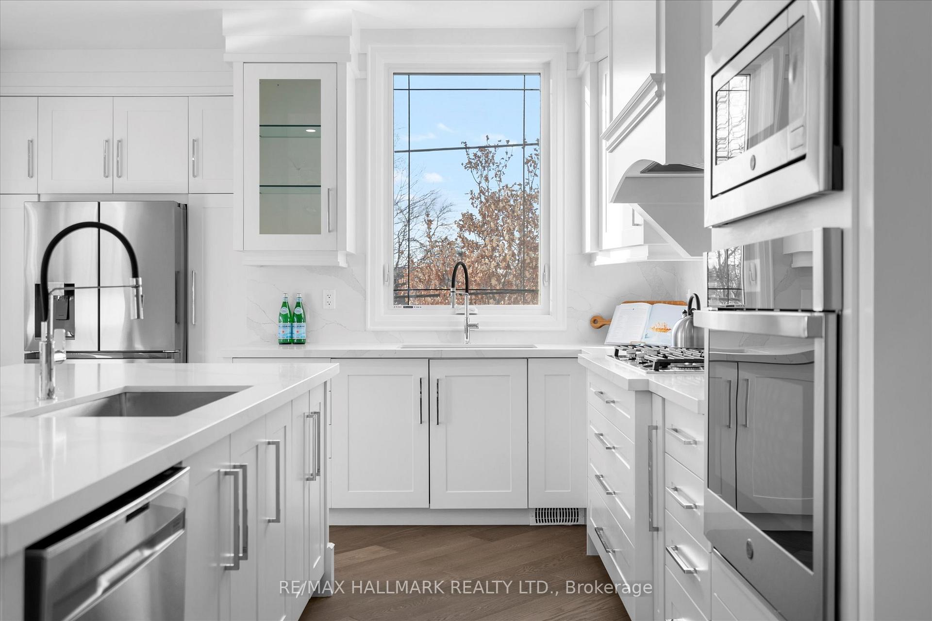 27 Antonio Court 1B, Toronto Unit: 1B