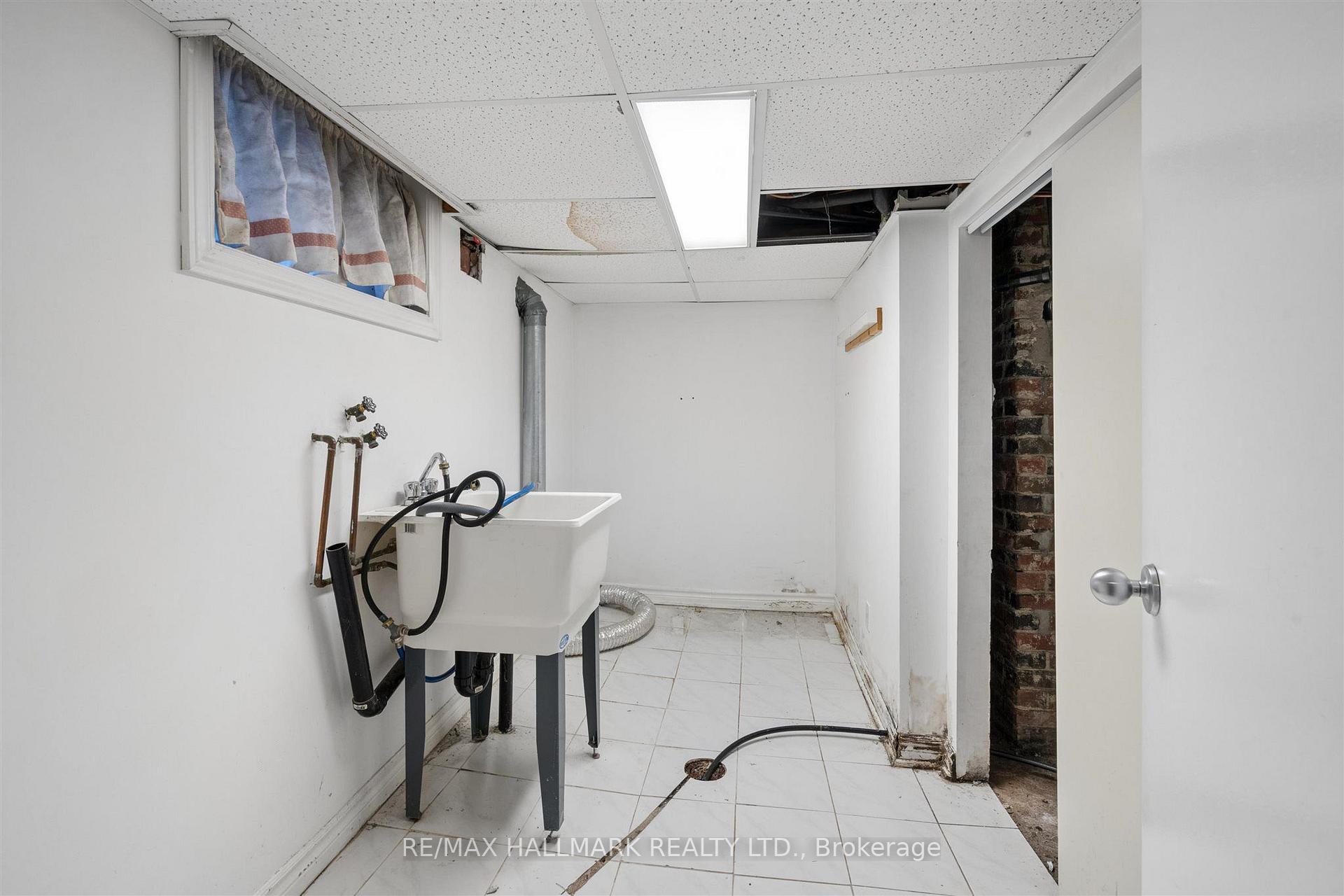 28 Finsbury Crescent, Toronto