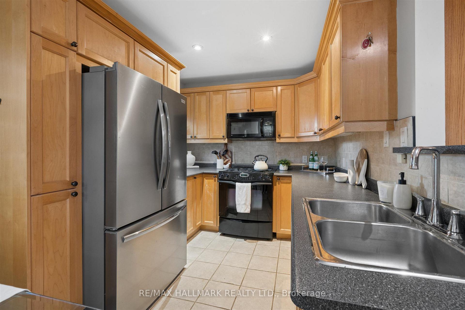 28 Finsbury Crescent, Toronto