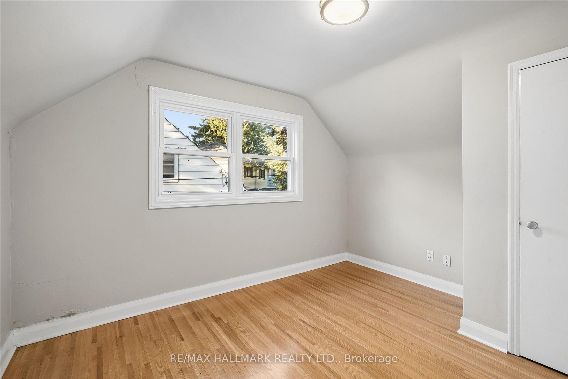 28 Finsbury Crescent, Toronto