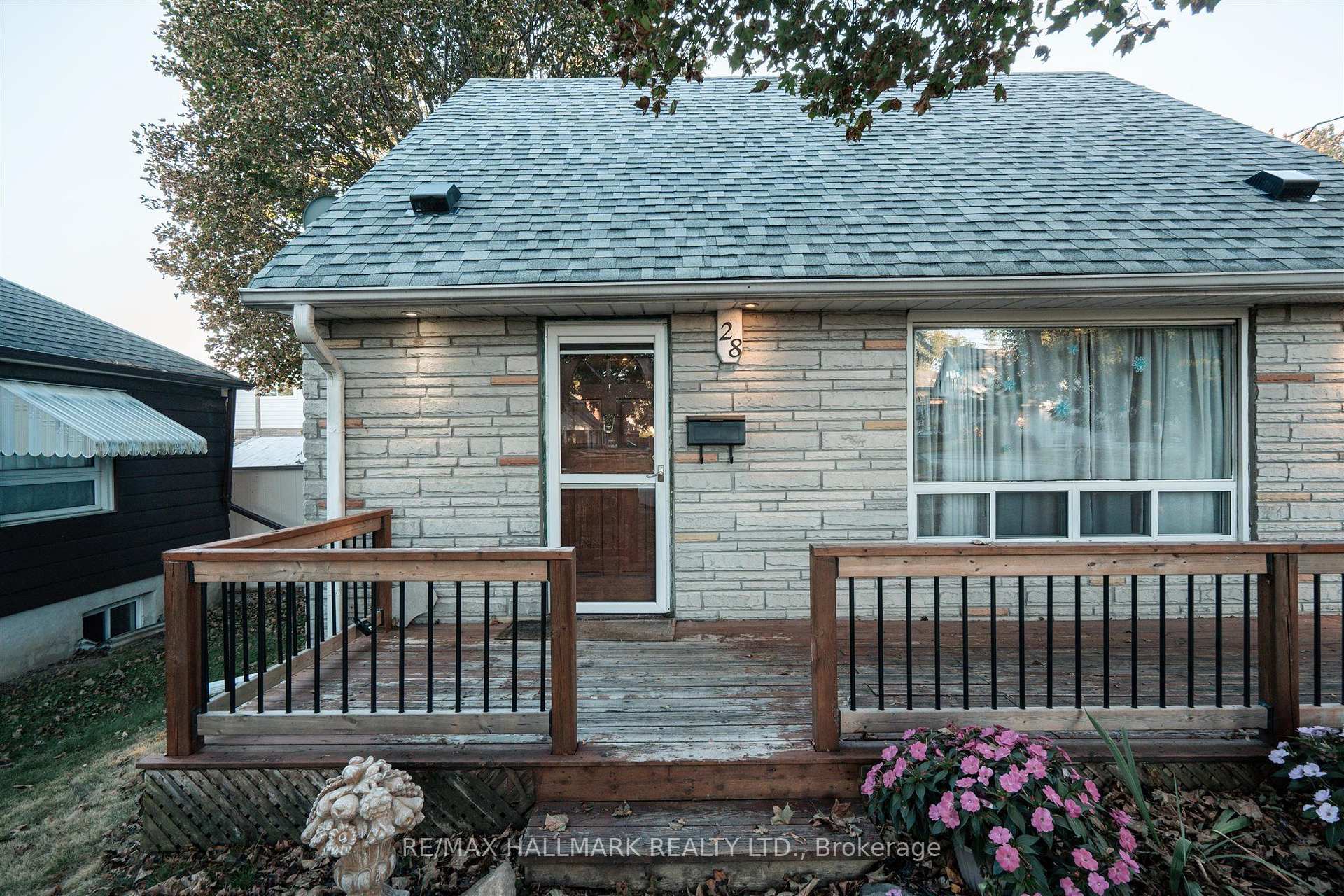 28 Finsbury Crescent, Toronto