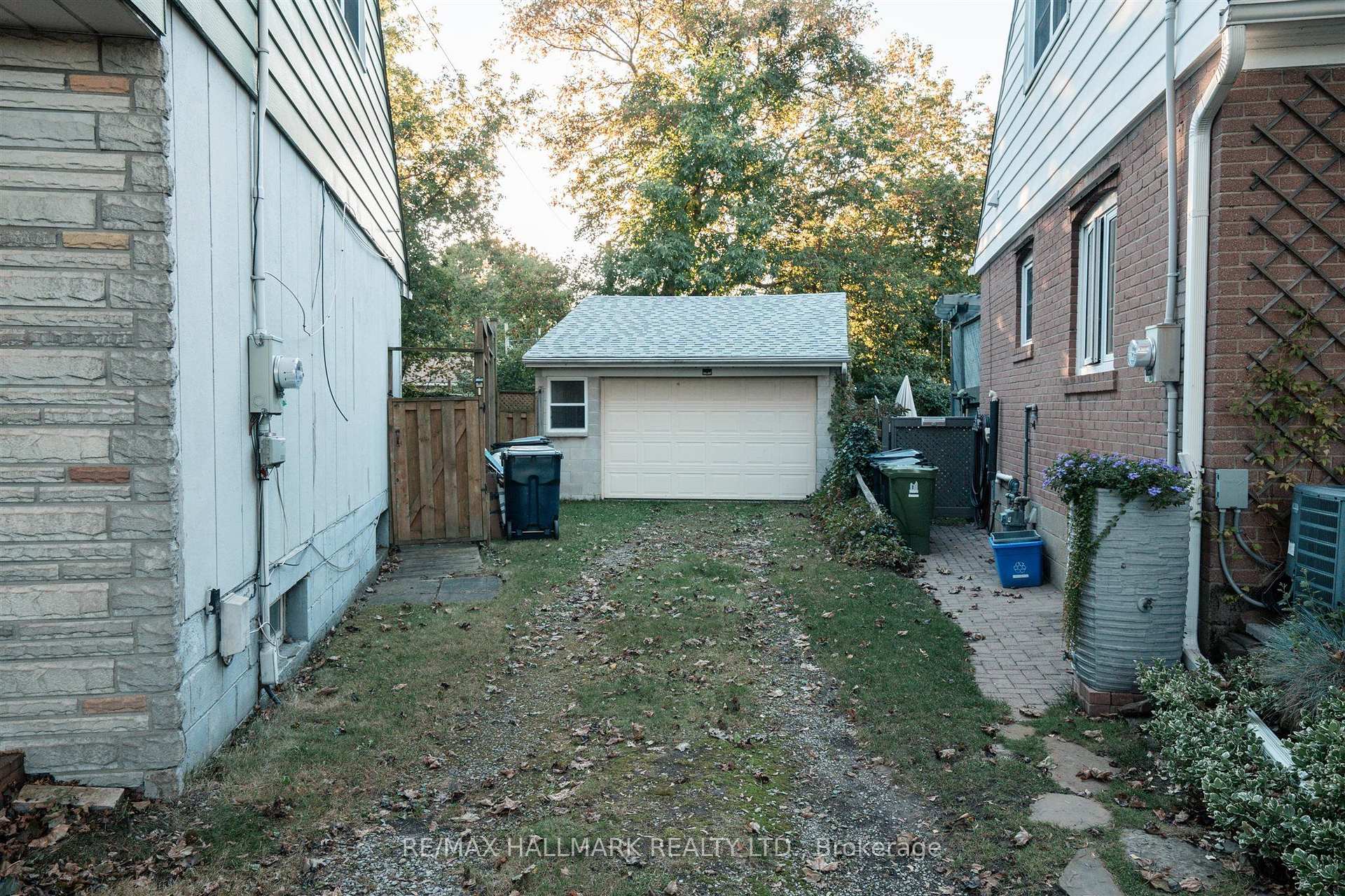 28 Finsbury Crescent, Toronto