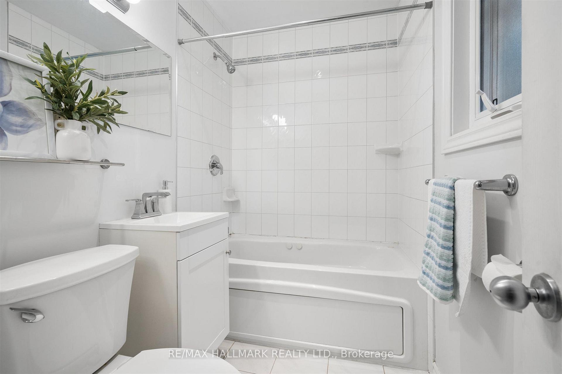 28 Finsbury Crescent, Toronto