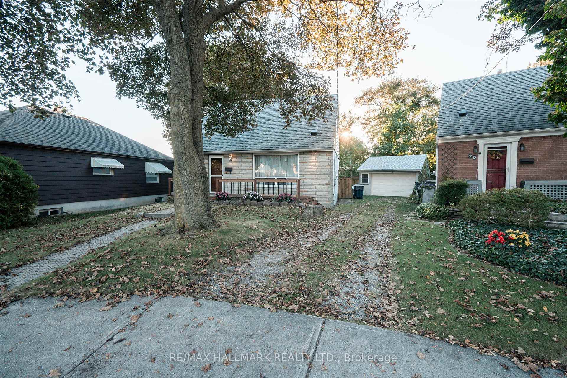 28 Finsbury Crescent, Toronto
