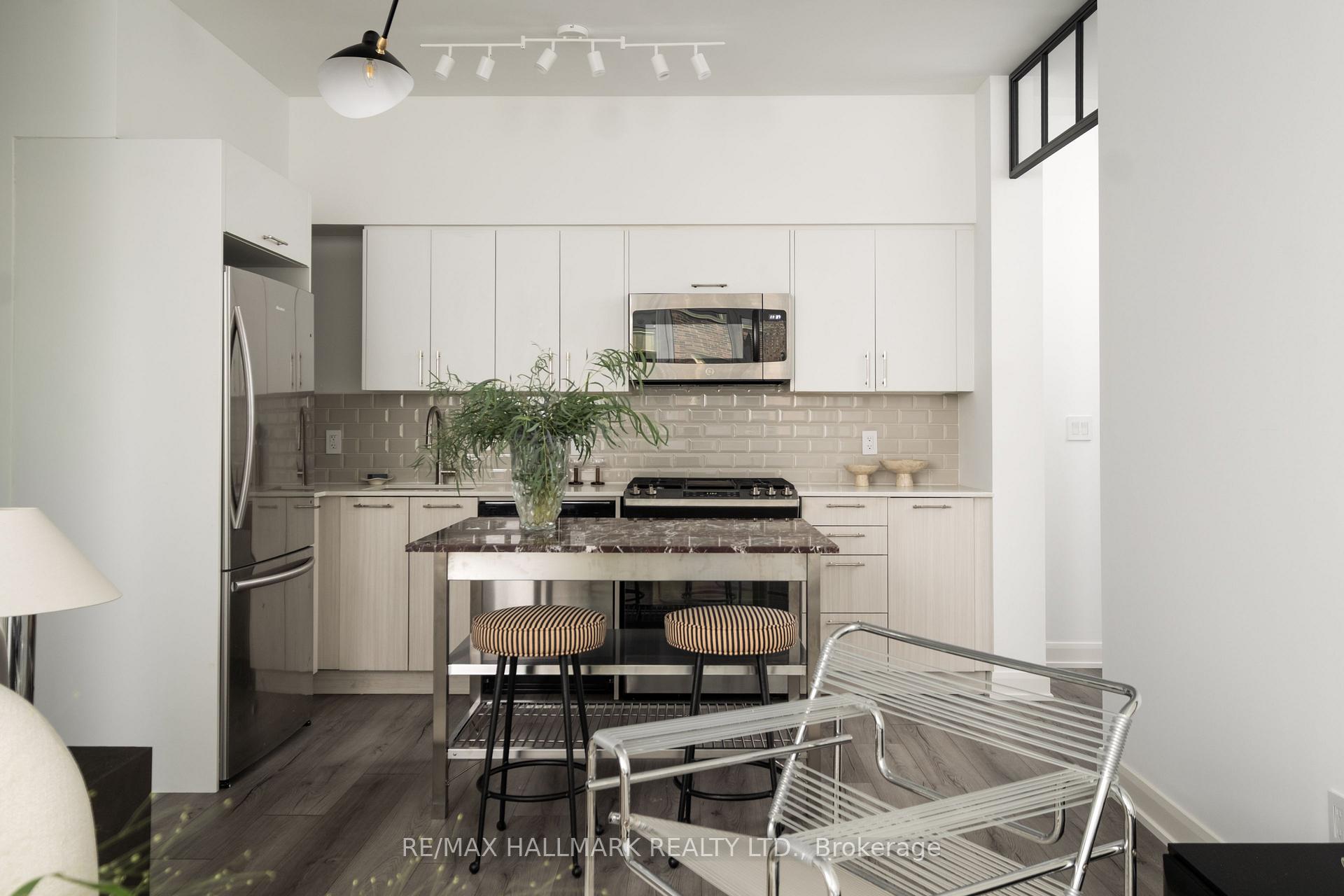 385 Osler Street N 406, Toronto Unit: 406