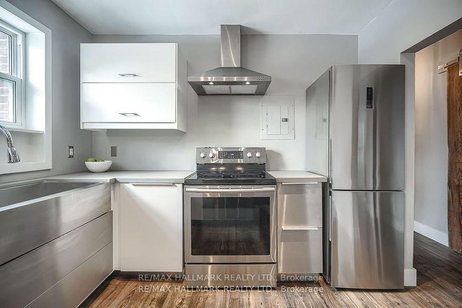 6 Thirty First Street UPPER, Toronto Unit: UPPER