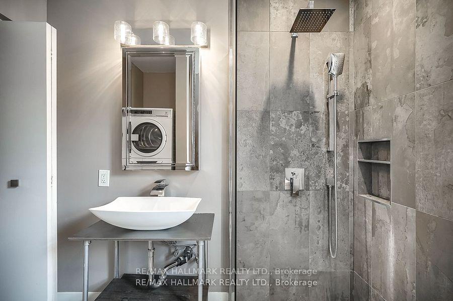6 Thirty First Street UPPER, Toronto Unit: UPPER