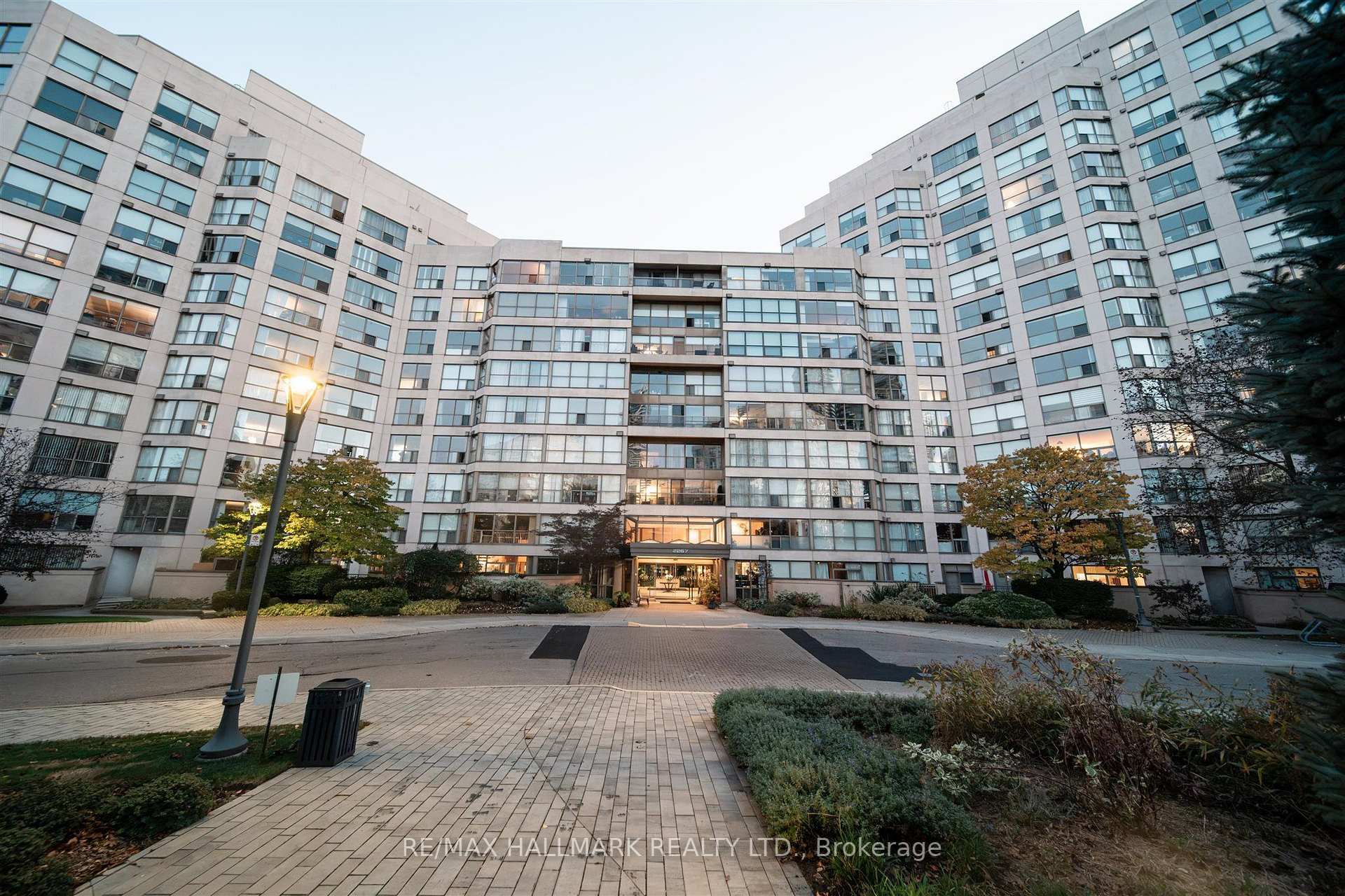 2267 Lakeshore Boulevard W 707, Toronto Unit: 707