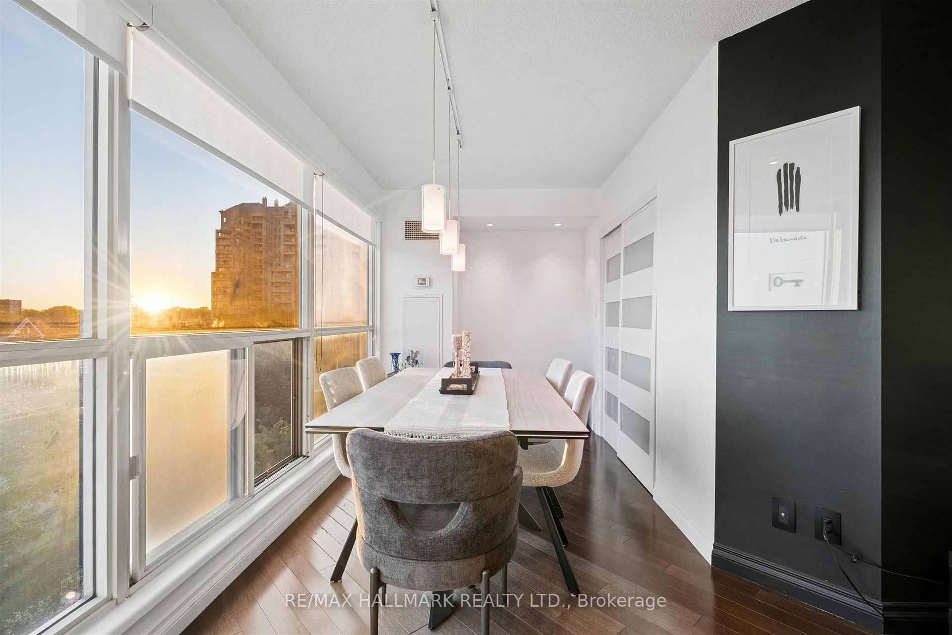 2267 Lakeshore Boulevard W 707, Toronto Unit: 707