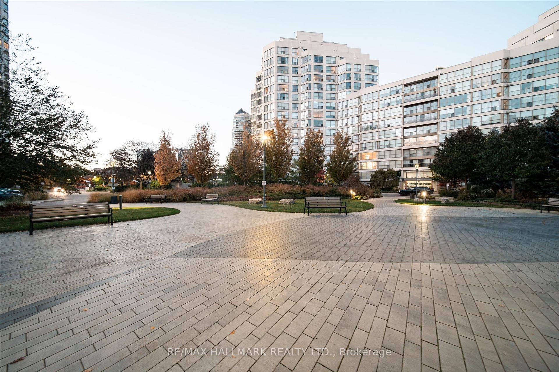 2267 Lakeshore Boulevard W 707, Toronto Unit: 707
