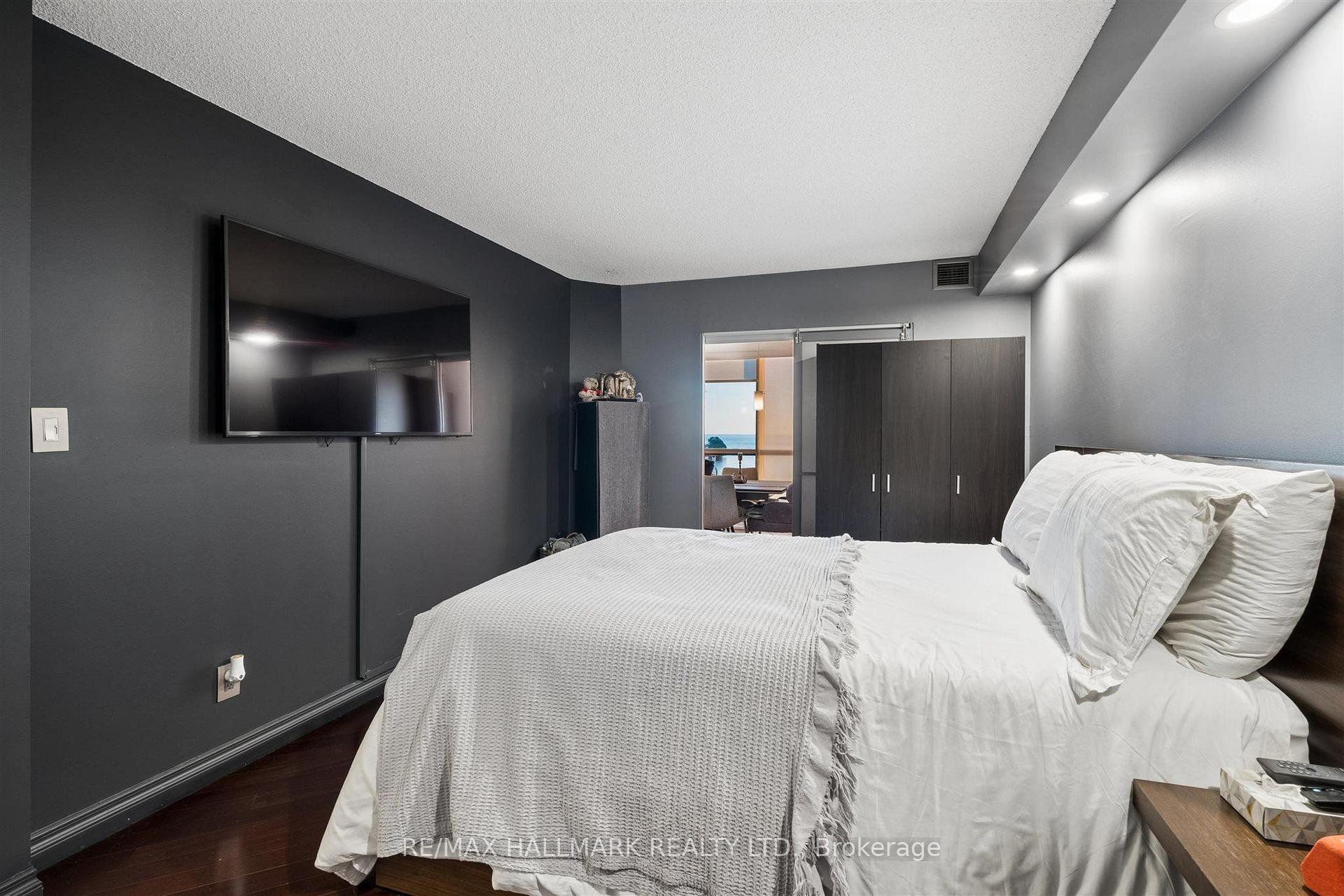 2267 Lakeshore Boulevard W 707, Toronto Unit: 707