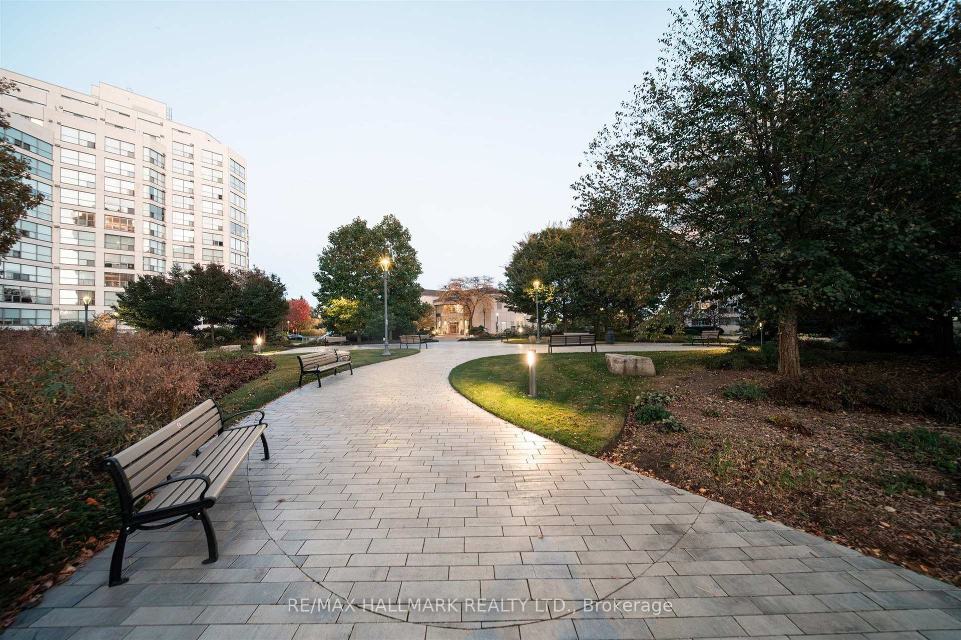 2267 Lakeshore Boulevard W 707, Toronto Unit: 707
