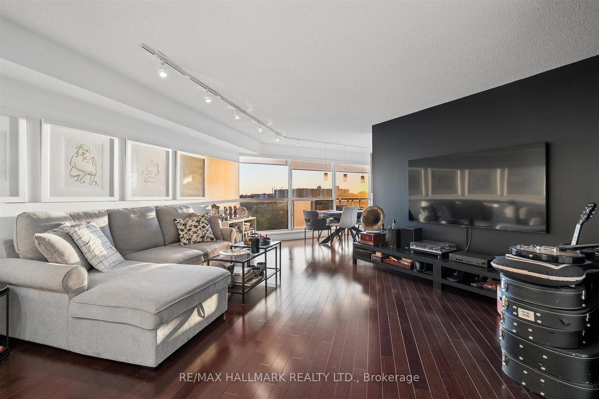 2267 Lakeshore Boulevard W 707, Toronto Unit: 707