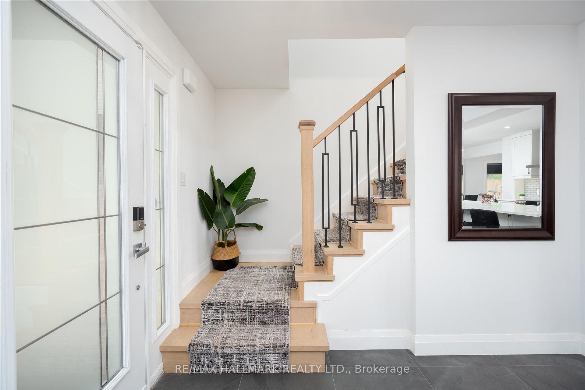 119 Charlotte Place