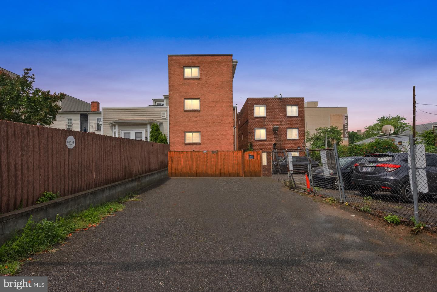 718 PARK ROAD NW Unit: 1