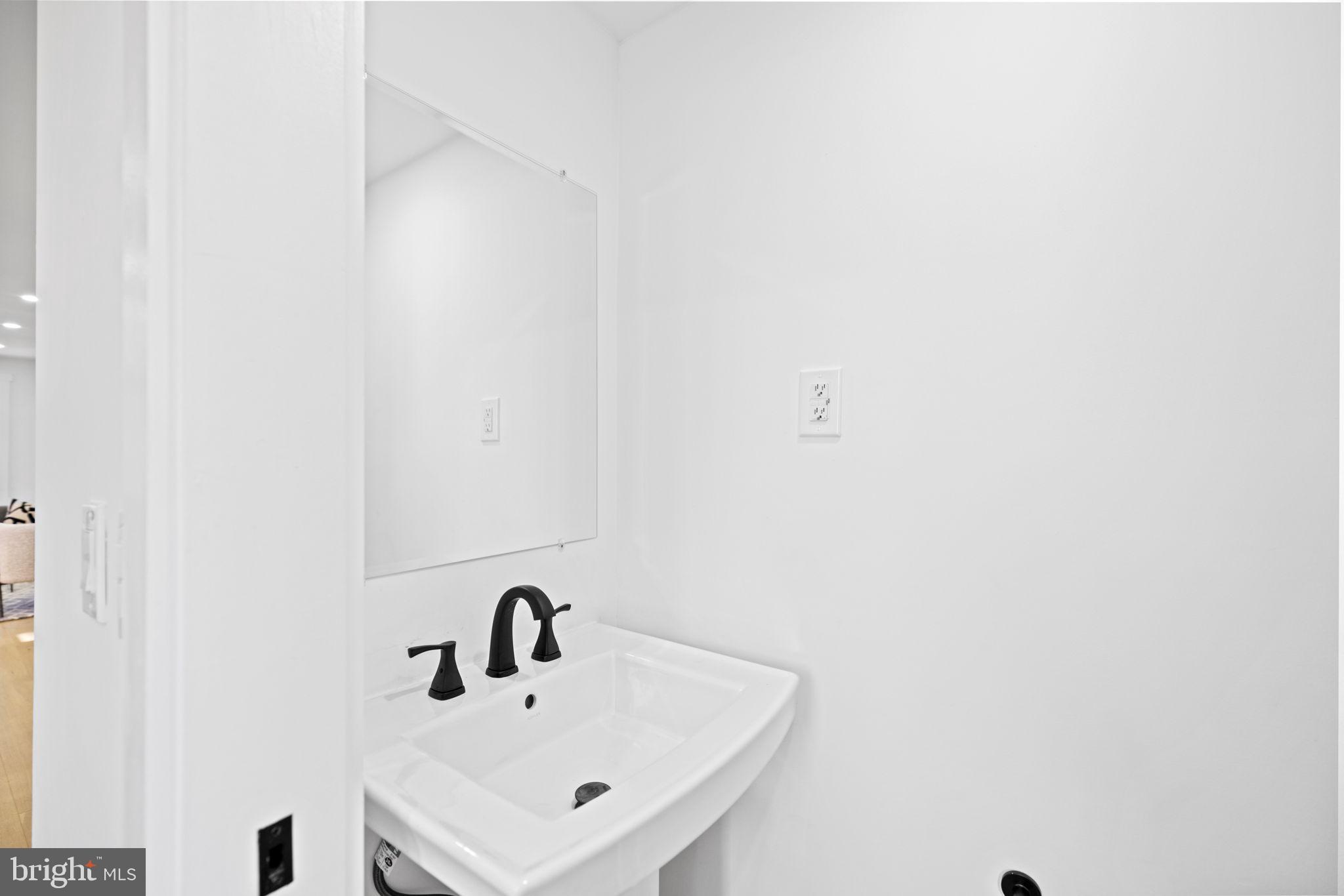 4310 13th STREET NE
