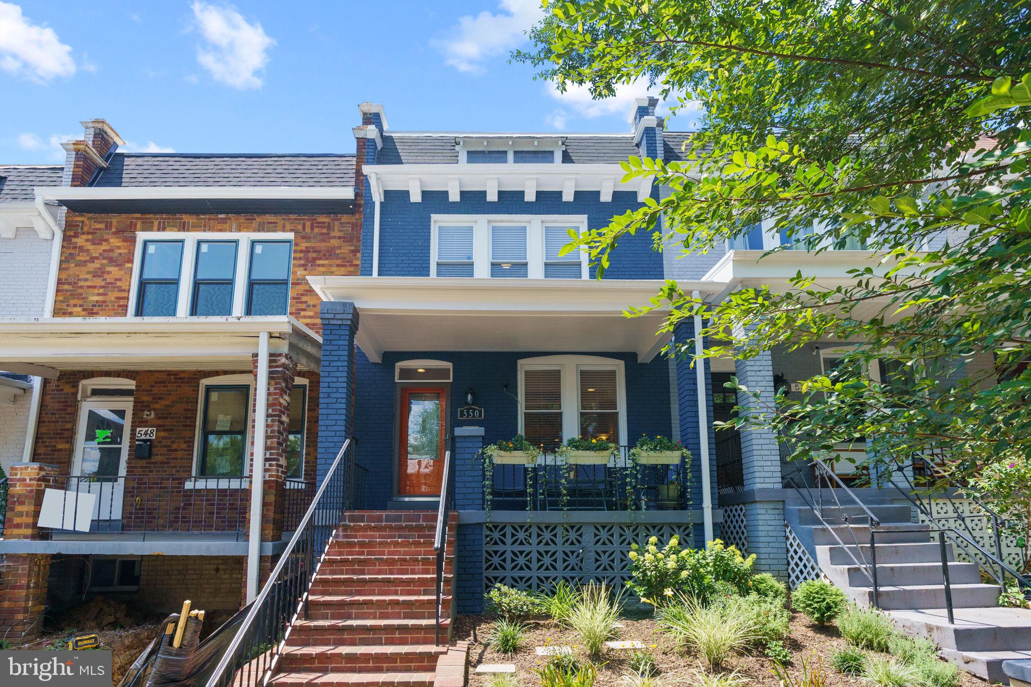 550 23rd Pl NE