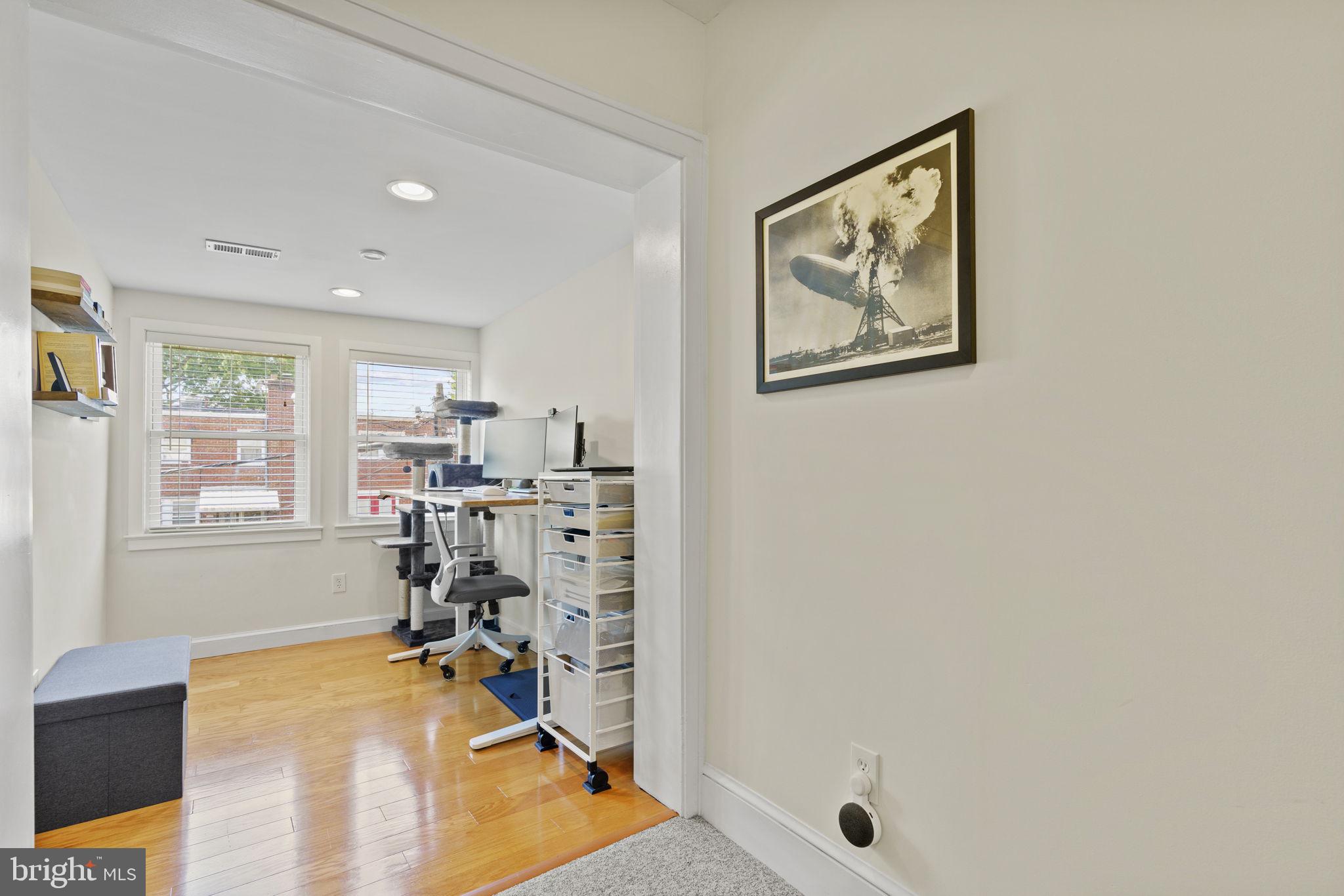550 23rd Pl NE