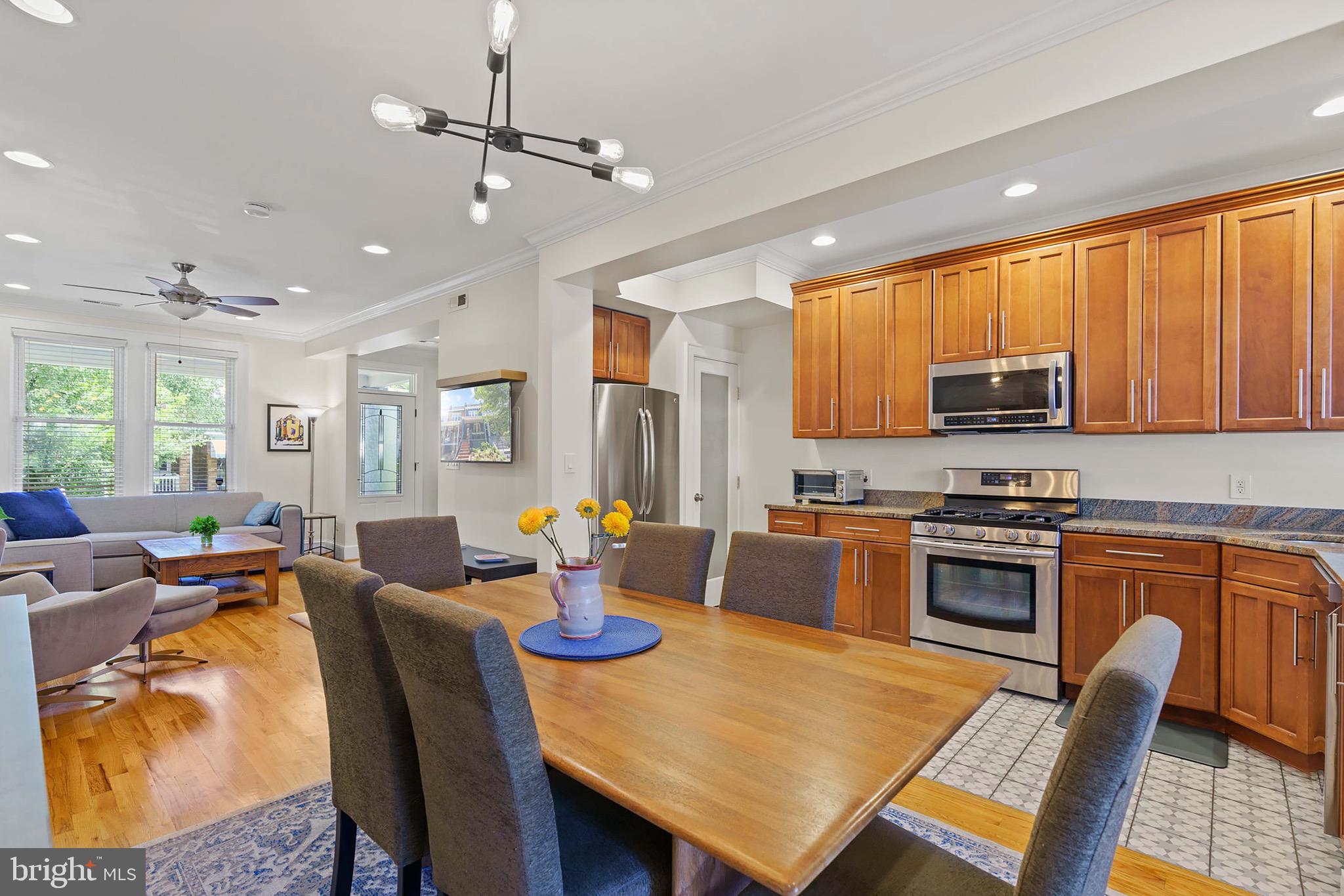 550 23rd Pl NE