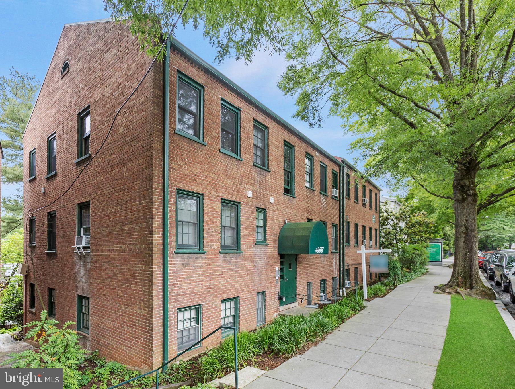 4866 MacArthur Blvd NW #1