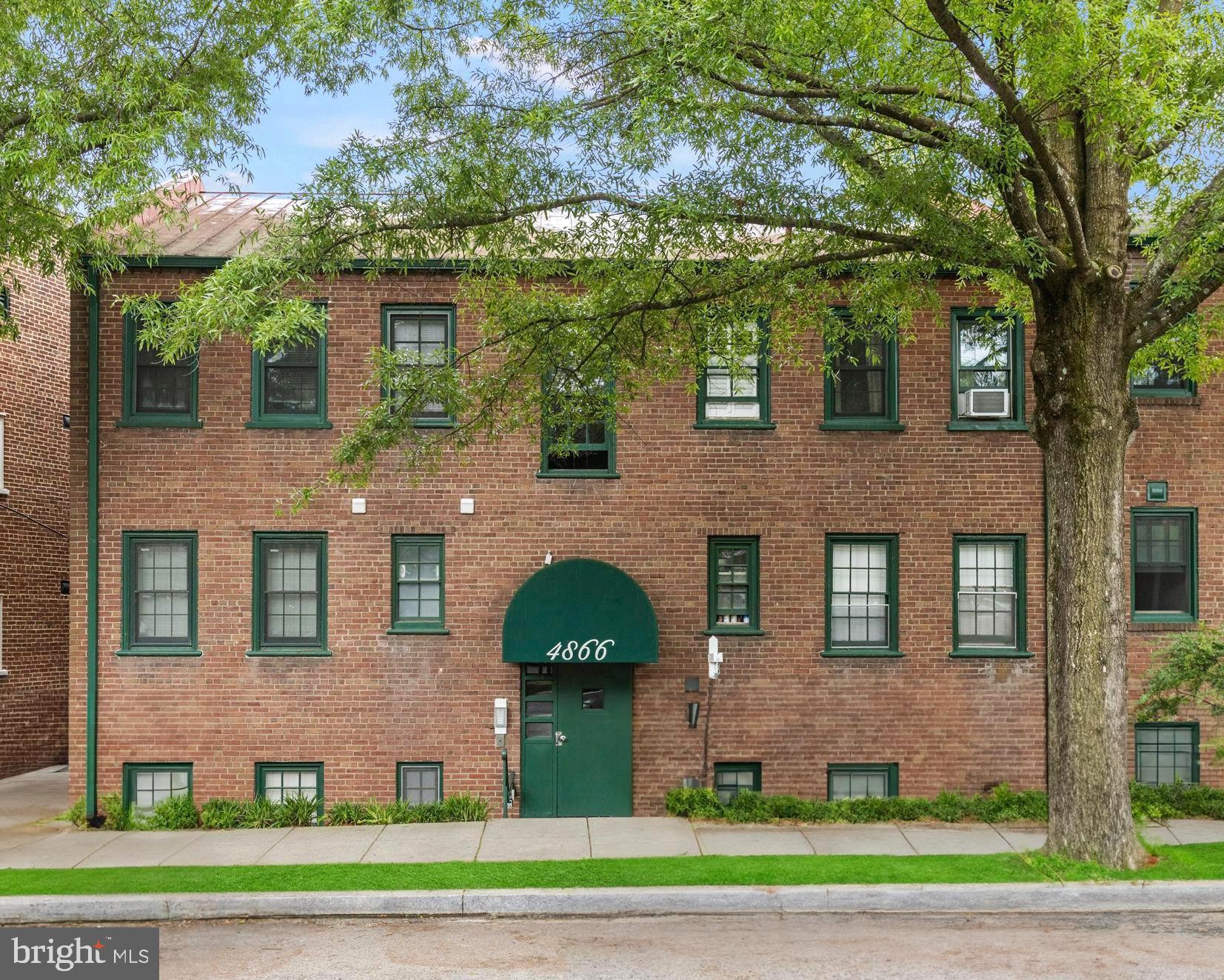 4866 MacArthur Blvd NW #1