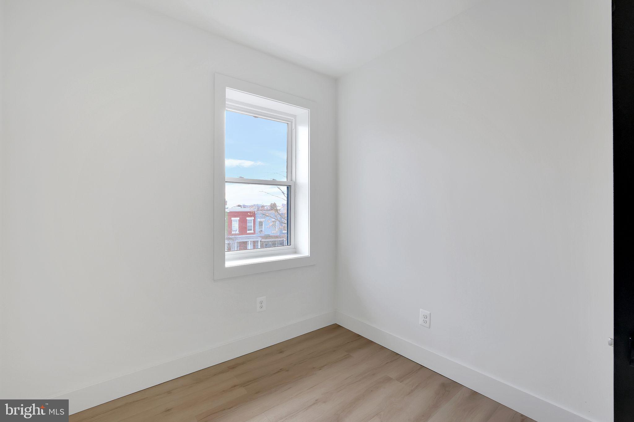 747 Irving St NW