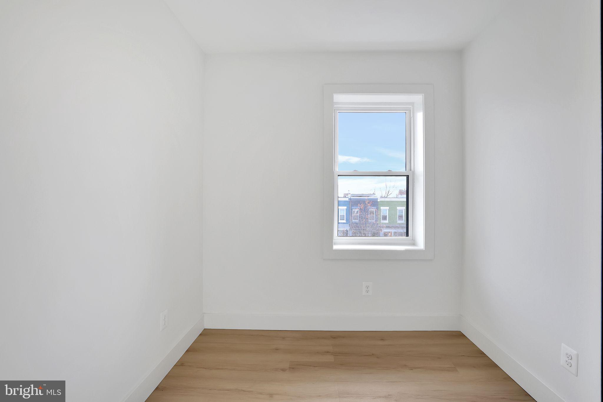 747 Irving St NW
