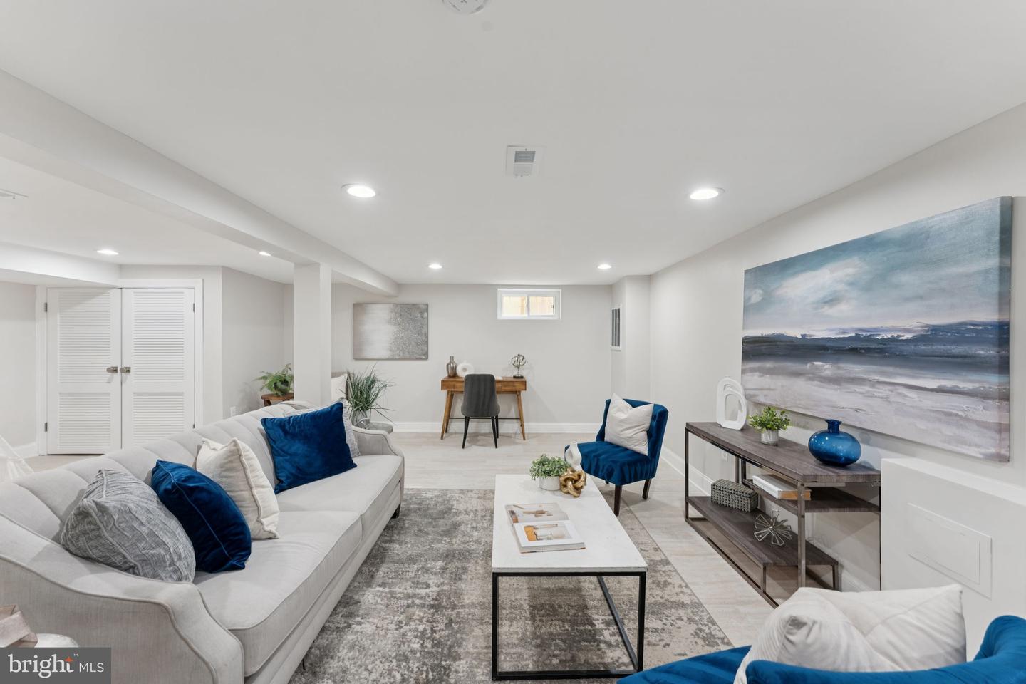 17 Longfellow St NW