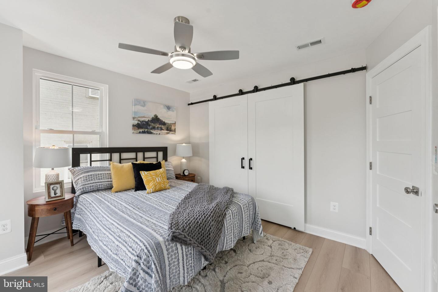 17 Longfellow St NW